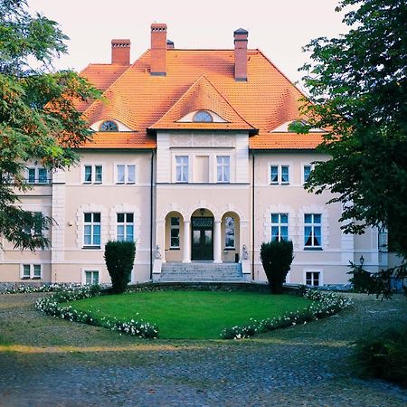 Palac W Debinie Krzeszkowice Exterior photo